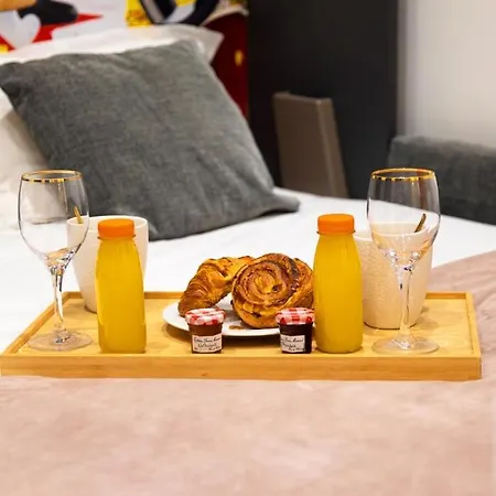 Bluestay 74 - Superb Apartment Paris